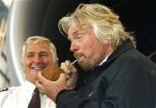 Richard Branson liebt Kokosnusswasser